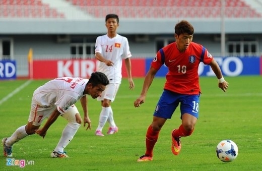 
	
	Dù bị đặt vào những thử thách không nhỏ nhưng U19 Việt Nam vẫn kiên định với triết lý bóng đá cống hiến. Ảnh: Tùng Lê