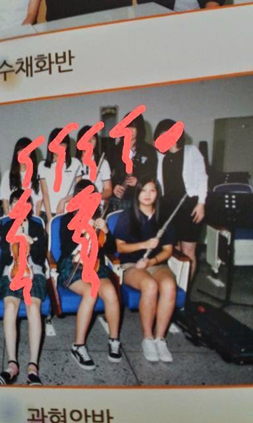 
	
	Hình ảnh Joy (Red Velvet) trong câu lạc bộ của trường năm 2011
