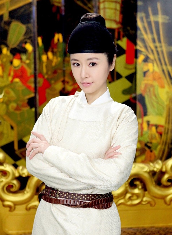 
	
	Lâm Tâm Như cải nam trang trong phim Khuynh thế hoàng phi.