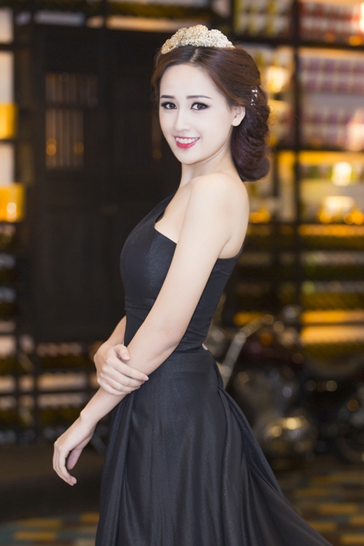 
	
	Cô được đánh giá là một trong những hoa hậu tài sắc nhất của cuộc thi Hoa hậu Việt Nam. - Tin sao Viet - Tin tuc sao Viet - Scandal sao Viet - Tin tuc cua Sao - Tin cua Sao