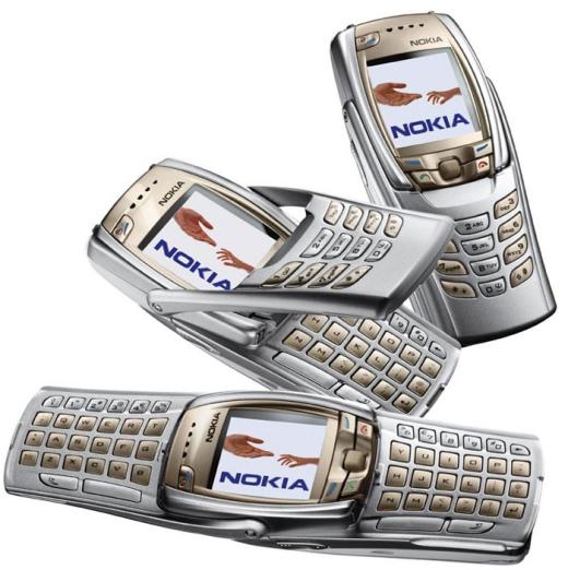 
	
	Ra mắt năm 2003, Nokia 6800 có bàn phím gần giống với các thiết bị BlackBerry ngày nay. Chiếc điện thoại khá mỏng vào thời đó, kích thước tiêu chuẩn đầu những năm 2000 nhưng ở giữa thân máy là bàn phím xoay được 90 độ Màn hình cũng xoay 90 độ để nhắn tin và viết email. Đây là đặc điểm khá nổi bật của thiết bị này.
