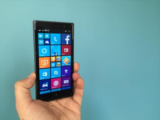 
	
	Là một trong những điện thoại mới nhất của Microsoft, Nokia Lumia 830 chạy hệ điều hành Windows 8 với màn hình 5 inch sắc nét.