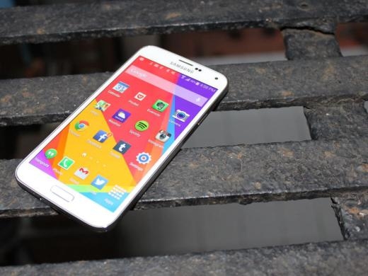 
	
	Dù đã ra mắt gần 1 năm nhưng Galaxy S5 vẫn là một trong những điện thoại Android tốt nhất trên thị trường.