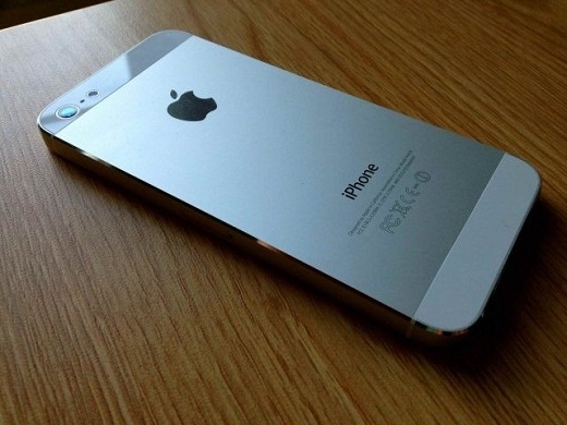 
	
	Người dùng tại Việt Nam khó có thể mua được iPhone 5 còn tốt với giá 5 triệu đồng