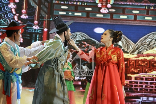 
	
	Cặp đôi nhảy Pasodoble và Tango trên nền nhạc phim 'Nàng Dae Jang Geum'. - Tin sao Viet - Tin tuc sao Viet - Scandal sao Viet - Tin tuc cua Sao - Tin cua Sao