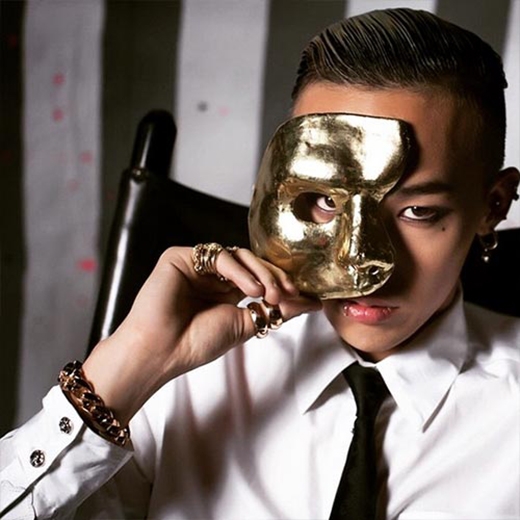 
	
	G-Dragon bí ẩn khoe hình đeo mặt nạ che nửa mặt nhưng không giấu được vẻ cá tính.