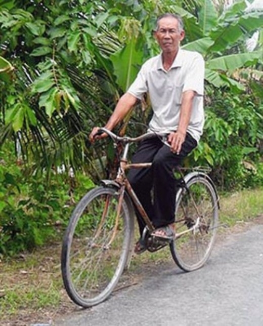 
	
	Ông Nguyễn Văn Lập ở ấp Phú Quới, xã Đông Thạnh, huyện Châu Thành (Hậu Giang) thường xuyên “tuần tra” trên tuyến tỉnh lộ 925.