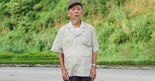 
	
	Cụ Lục Bình Lợi, 90 tuổi, ở xã Bản Lầu, huyện Mường Khương (Lào Cai) - người có nhiều thành tích trong phong trào toàn dân bảo vệ An ninh Tổ quốc.