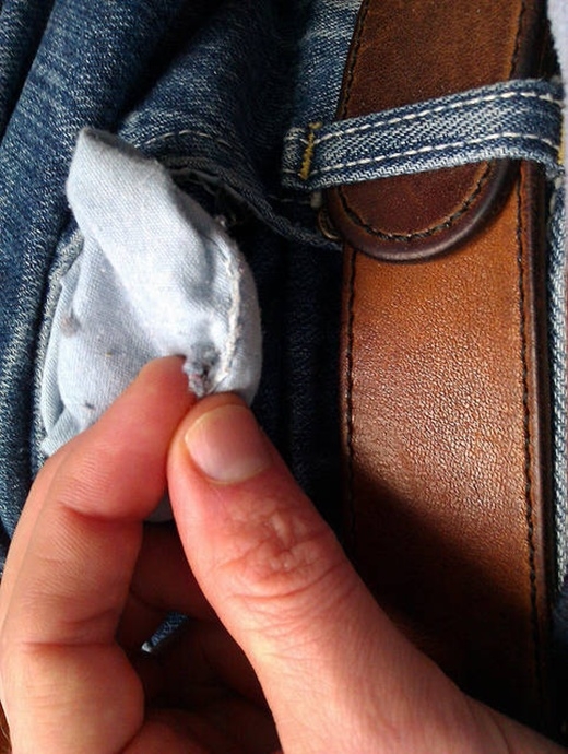 
	
	Tên gọi chính thức của đường chỉ cuối cùng nằm ở trong túi quần jean của bạn được gọi là gnurr.