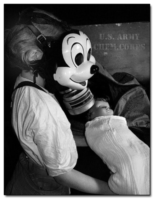 
	
	Mặt nạ khí ga hình chuột Mickey - với mục đích cho trẻ em sử dụng.
