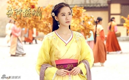 
	
	Yoona đảm nhận vai Hạ Hầu Khinh Y, người phụ nữ một lòng yêu Triệu Tử Long (Lâm Canh Tân).