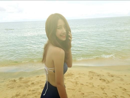
	
	Cô nàng hot girl Quỳnh Anh Shyn cũng trở nên vô cùng dịu dàng với bộ đồ bikini 