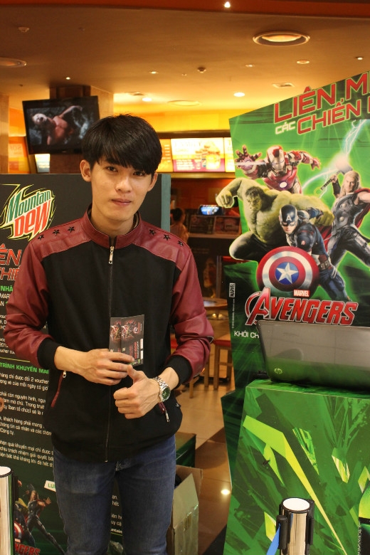 
	
	Bạn trẻ háo hức đổi 6 nhãn chai Mountain Dew phiên bản Avengers lấy những tấm voucher xem phim miễn phí tại 16 rạp Lotte Cinema toàn quốc