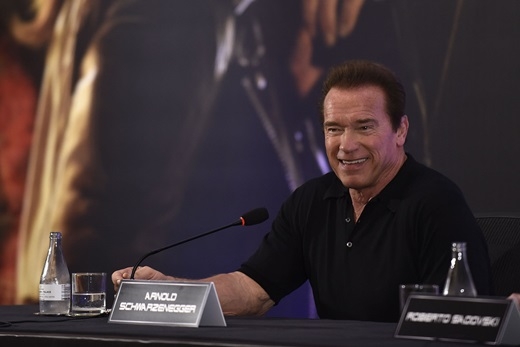 
	
	
	
	
	
	Dù đã khá lớn tuổi, nhưng  Arnold Schwarzenegger vẫn khiến nhiều người ghen tị khi cực kỳ phong độ. - Tin sao Viet - Tin tuc sao Viet - Scandal sao Viet - Tin tuc cua Sao - Tin cua Sao