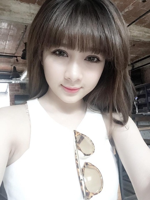 
	
	
	
	
	
	Kết hợp với giọng ca giàu cảm xúc, cô nàng sẽ là một đối thủ đáng gờm trong Giọng hát Việt 2015.