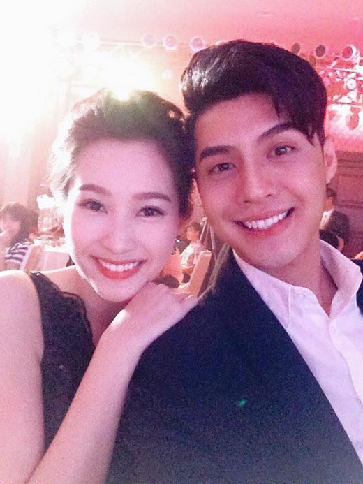 
	
	Hoa hậu Đặng Thu Thảo vừa khiến nhiều người tỏ ra bất ngờ, khi mới đây cô nàng đã tiết lộ rằng mình là 1 fan trung thành của nam ca sĩ Noo Phước Thịnh từ khi anh chàng còn là 1 người mẫu teen đi hát. 