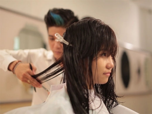 
	
	Người giúp Tiên có được một vẻ ngoài mới hoàn thiện hơn với tài năng trong lĩnh vực thời trang tóc mà cô theo đuổi.