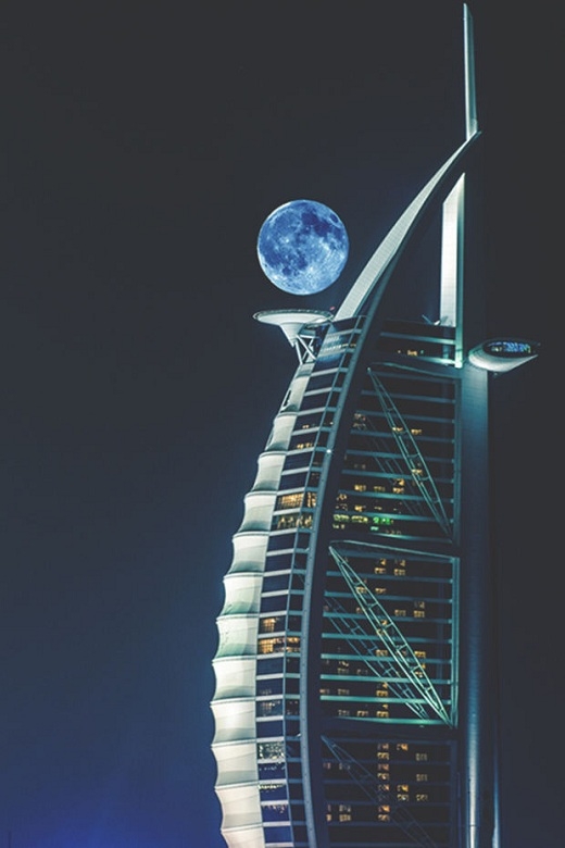 
	
	Dường như Mặt Trăng cũng thuộc sở hữu của Dubai.