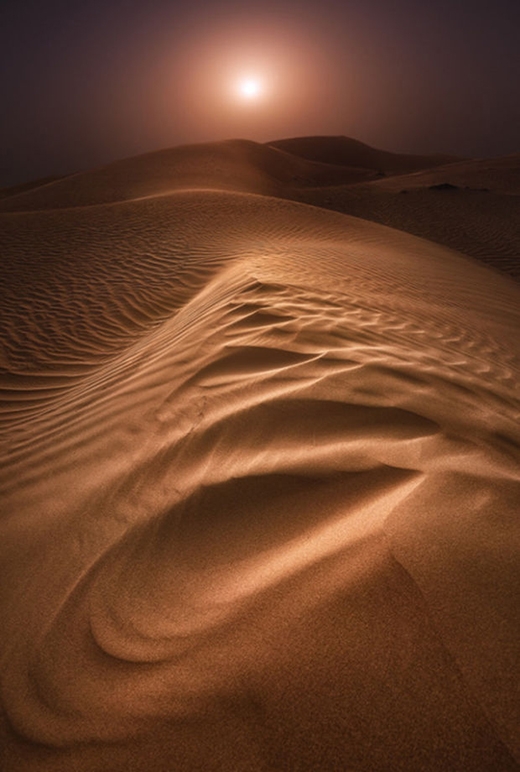 
	
	Sa mạc với đồi cát đẹp mê hồn