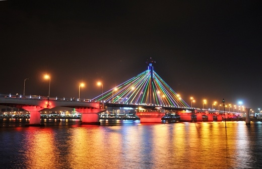 
Cầu Sông Hàn - một biểu tượng của xứ Đà.