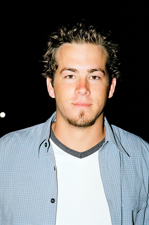 
	
	Ryan Reynolds năm 1999