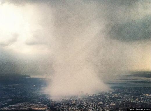 
	
	Một hình ảnh về mưa được chụp trên máy bay cách đây khá lâu.