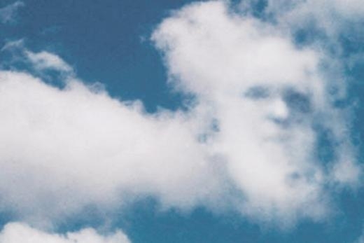 
	
	Một đám mây có hình mặt người.
