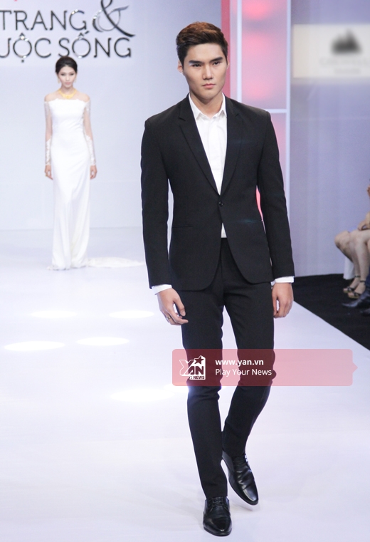 
	
	Với Quang Hùng, chàng người mẫu tài năng này đang tích cực tập luyện để có được cơ hội chạm ngõ với môi trường thời trang quốc tế.