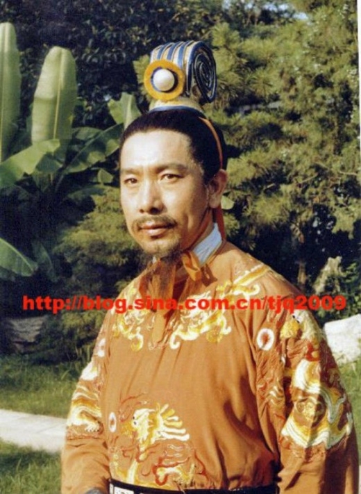 
	
	Nam diễn viên Lôi Minh đã vào vai Quốc vương nước Ô Kê và được đánh giá là nhân vật có nội tâm phức tạp. Ông qua đời vào năm 2010. 