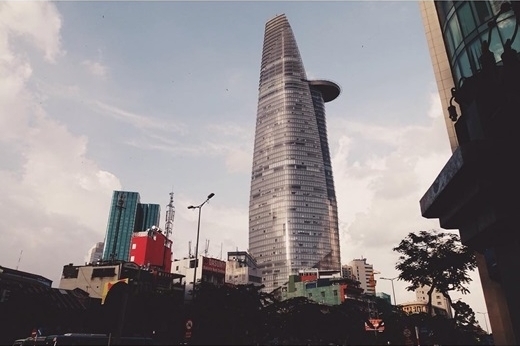
	
	Bitexco hiên ngang giữa trời, xứng đáng là biểu tượng của sự thịnh vượng và phát triển của Sài Gòn. (Nguồn: IG @2723t)