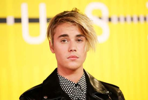 
	
	30/8/2015, nam ca sĩ tham dự lễ trao giải MTV Video Music Awards tại Los Angeles, California với mái tóc khá bù xù và 'khác người', trở thành tâm điểm trên rất nhiều trang tin.
