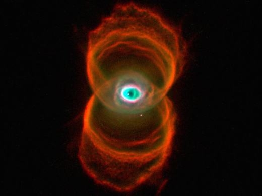 
	
	Tinh vân này nằm cách chúng ta 8.000 năm ánh sáng, gây ấn tượng với hình ảnh của một chiếc đồng hồ cát. Nó cũng được chụp bởi kính thiên văn Hubble.