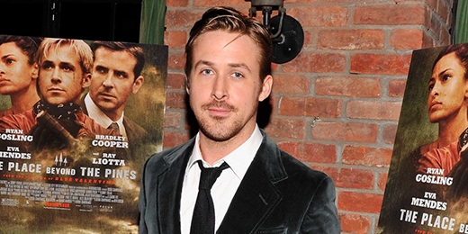 
	
	Bạn có thể sẽ không tin, nhưng đúng là anh chàng điển trai Ryan Gosling chưa từng cầm trên tay tấm bằng tốt nghiệp trung học. Vào năm 17 tuổi, nam diễn viên đã bỏ học tại trường Lester B. Pearson để tìm kiếm con đường riêng.