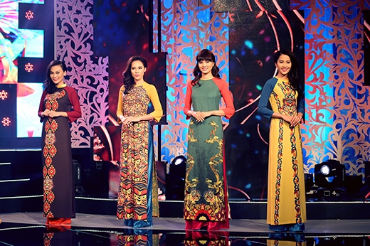 
	
	Vào ngày 19/9 tới đây, bộ sưu tập này sẽ được Thuận Việt giới thiệu trong chương trình Sài Gòn đêm thứ bảy với chủ đề Mùa thu cho em trên sóng truyền hình Việt Nam VTV3.