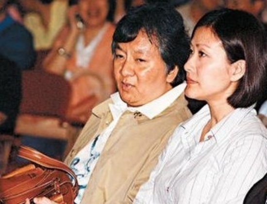 “Chúc Anh Đài” Lương Tiểu Băng, Trần Tuệ San: Hoa đán oằn vai nuôi chồng