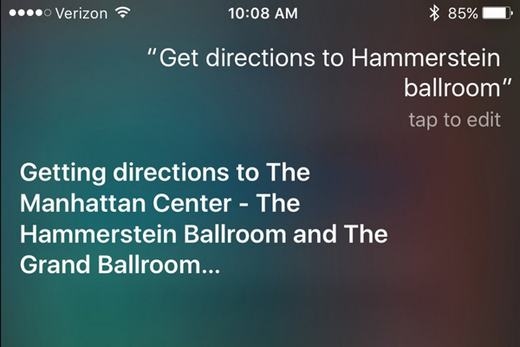 
Bạn cũng có thể nhờ Siri chỉ đường đi bằng các phương tiện giao thông cộng cộng với iOS 9. Hãy ra lệnh kiểu như "Chỉ đường đến Hammerstein Ballroom", Siri sẽ vẽ ra một lộ trình cụ thể, di chuyển bằng phương tiện gì, ra ga ở cổng nào. Tất cả là nhờ Apple Maps hiện đã hỗ trợ việc di chuyển bằng phương tiện công cộng.