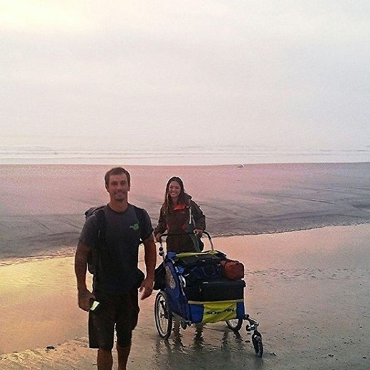 Tròn mắt trước hành trình của cặp đôi liều lĩnh đi bộ xuyên đại dương