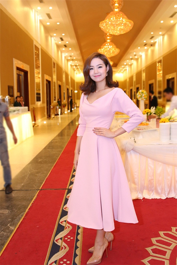 Mĩ nhân Việt đẹp mê hồn với phong cách thời trang cổ điển