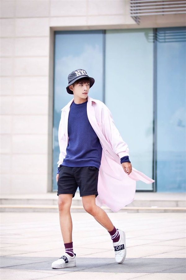 
Minh Tuấn, chàng hot boy Sài thành luôn đa dạng trong phong cách thời trang. (Ảnh: Internet)