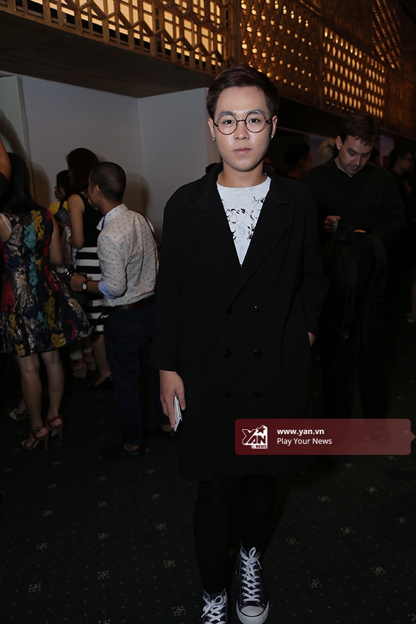 Tín đồ thời trang đổ bộ thảm đỏ Vietnam International Fashion Week 2015
