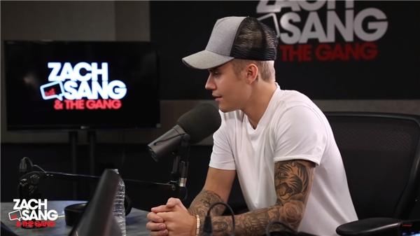 Justin Bieber cảm thấy “tim thắt lại” vì scandal lộ ảnh tồng ngồng