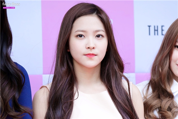Tranh cãi trước nhan sắc của Yeri (Red Velvet) và Tzuyu (Twice)