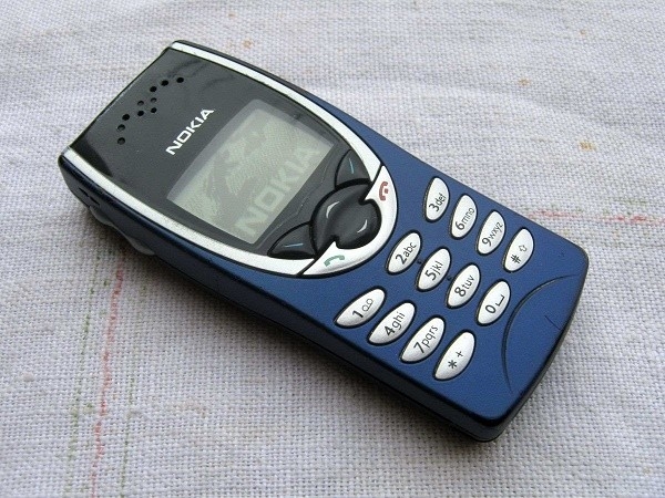 
Nokia 8210 là mẫu di động được giới tội phạm ưa dùng. Ảnh: Mobileburn.