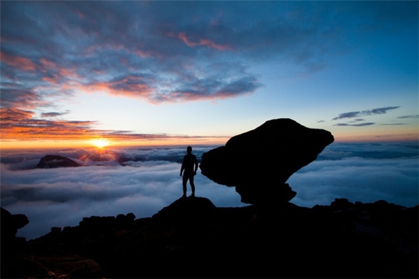 
Tuy vậy, bạn chắc chắn là một phượt thủ cực kì may mắn khi được ngắm bình minh từ đỉnh Roraima. (Ảnh: Viral Nova)