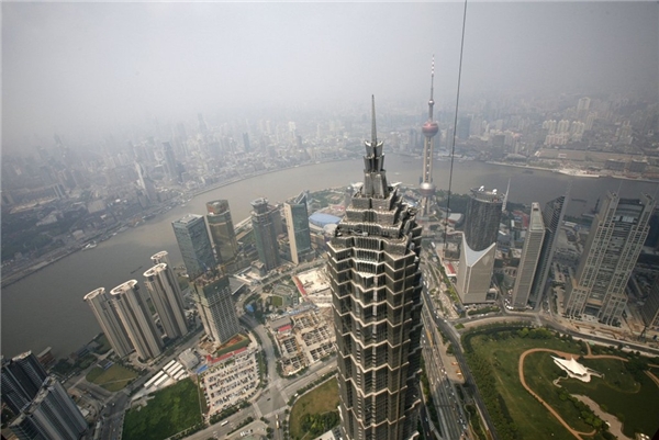 
17. Tháp Kim Mậu ở Thượng Hải, Trung Quốc cao gần 421 m.