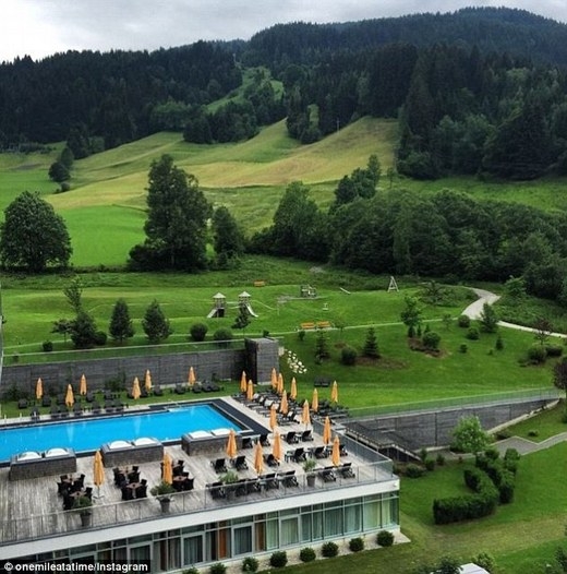 
Tháng trước, Schlappig viếng thăm Đức, Áo và đăng tấm ảnh chụp khung cảnh từ phòng khách sạn của anh. (Ảnh: Internet)