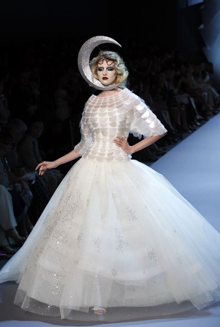 Hồ sơ thời trang: Những mẫu váy cưới ấn tượng nhất lịch sử haute couture