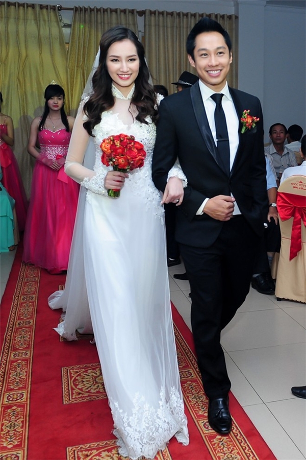 Áo dài trắng - xu hướng được sao Việt tích cực lăng xê ngày cưới
