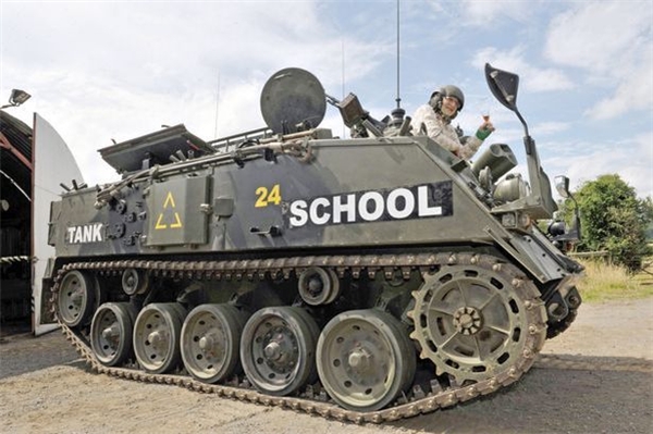 
Chiếc xe tăng FV432 của trường quân sự USK. (Ảnh: Internet)