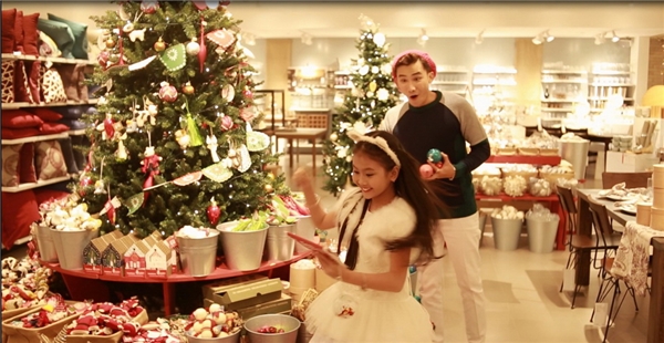 Chí Thiện – Bảo An rộn ràng đón Giáng sinh siêu đẹp ở Singapore - Tin sao Viet - Tin tuc sao Viet - Scandal sao Viet - Tin tuc cua Sao - Tin cua Sao